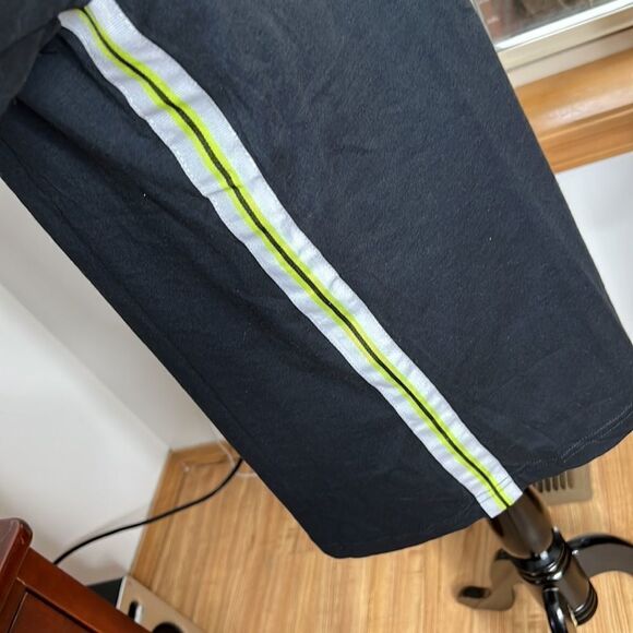 Urban Outfitters Reflective T-Shirt - Picture 4 of 9